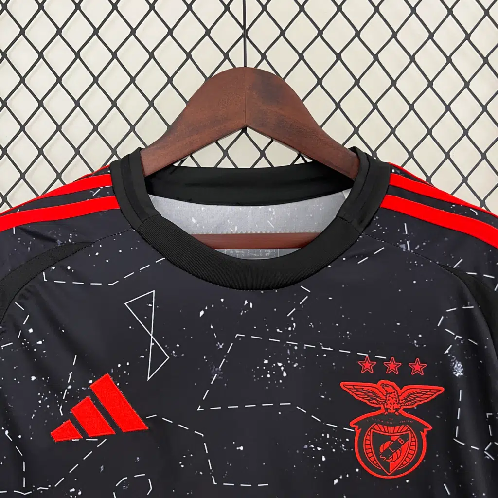 Camiseta Benfica 2024-2025 negra segunda equipación versión fan - Imagen 3