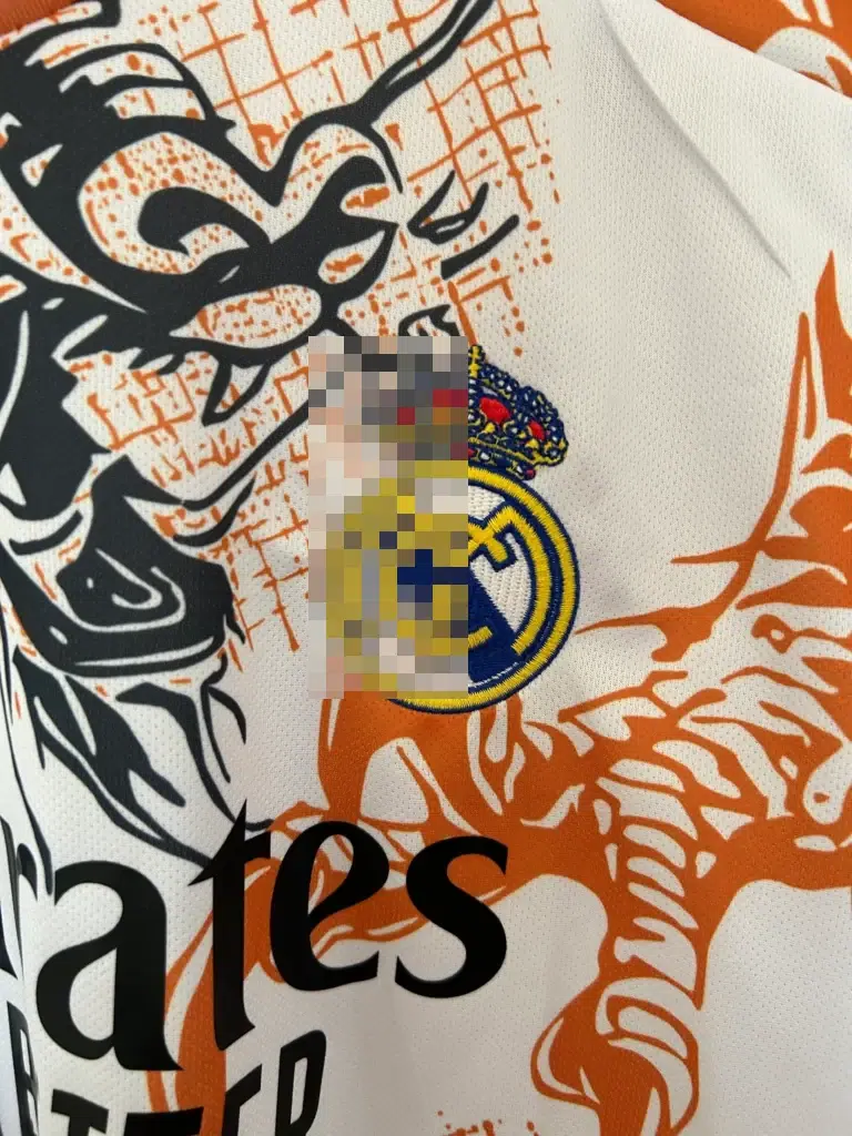 Camiseta Dragon Real Madrid 2025-2026 edición especial versión fan - Imagen 4