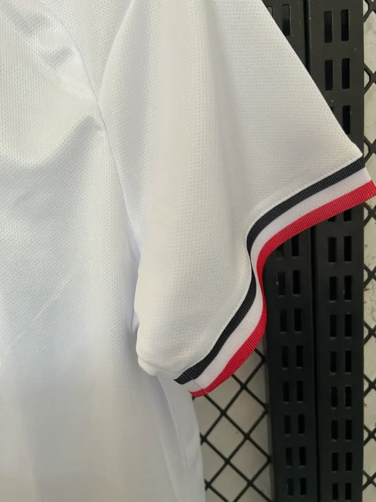 Camiseta Manchester United 2025-2026 blanco edición especial - Imagen 3