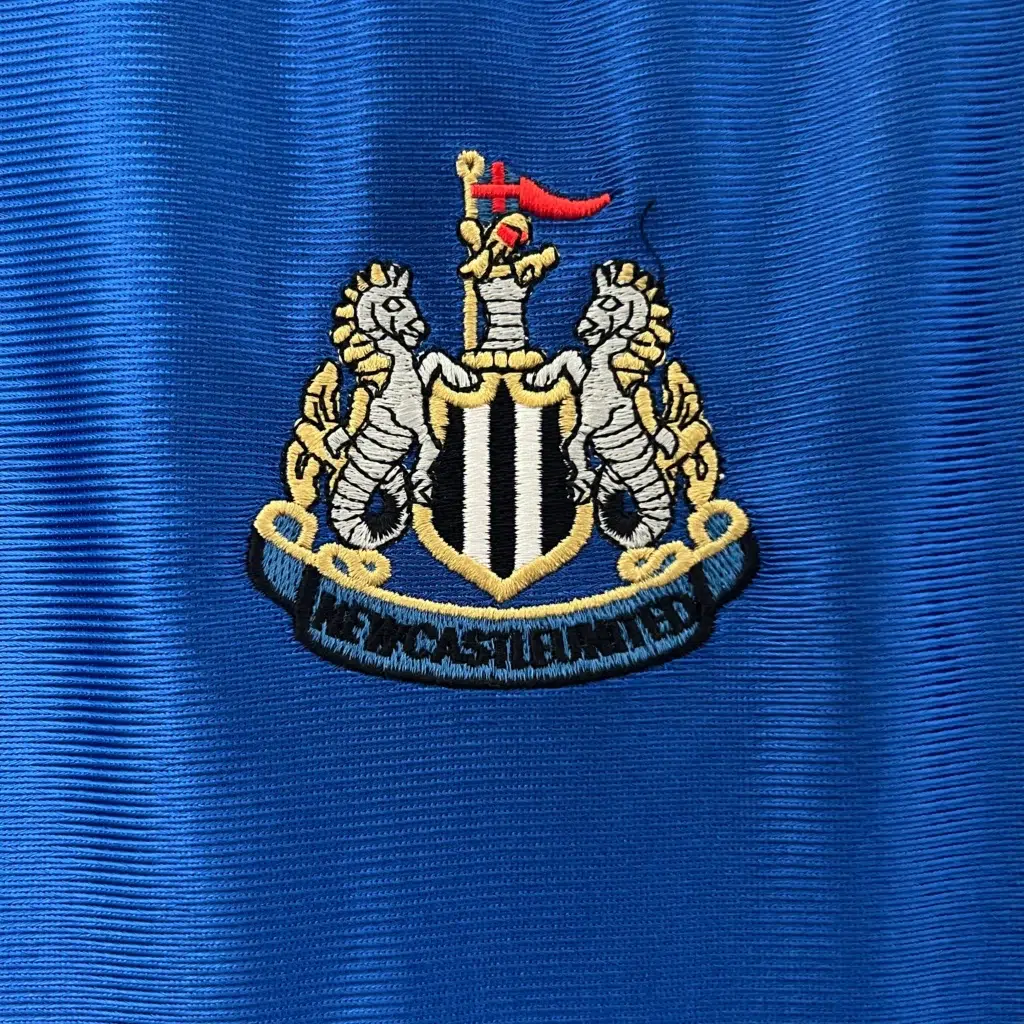 Camiseta Newcastle 1998-99 azul segunda equipación - Imagen 7