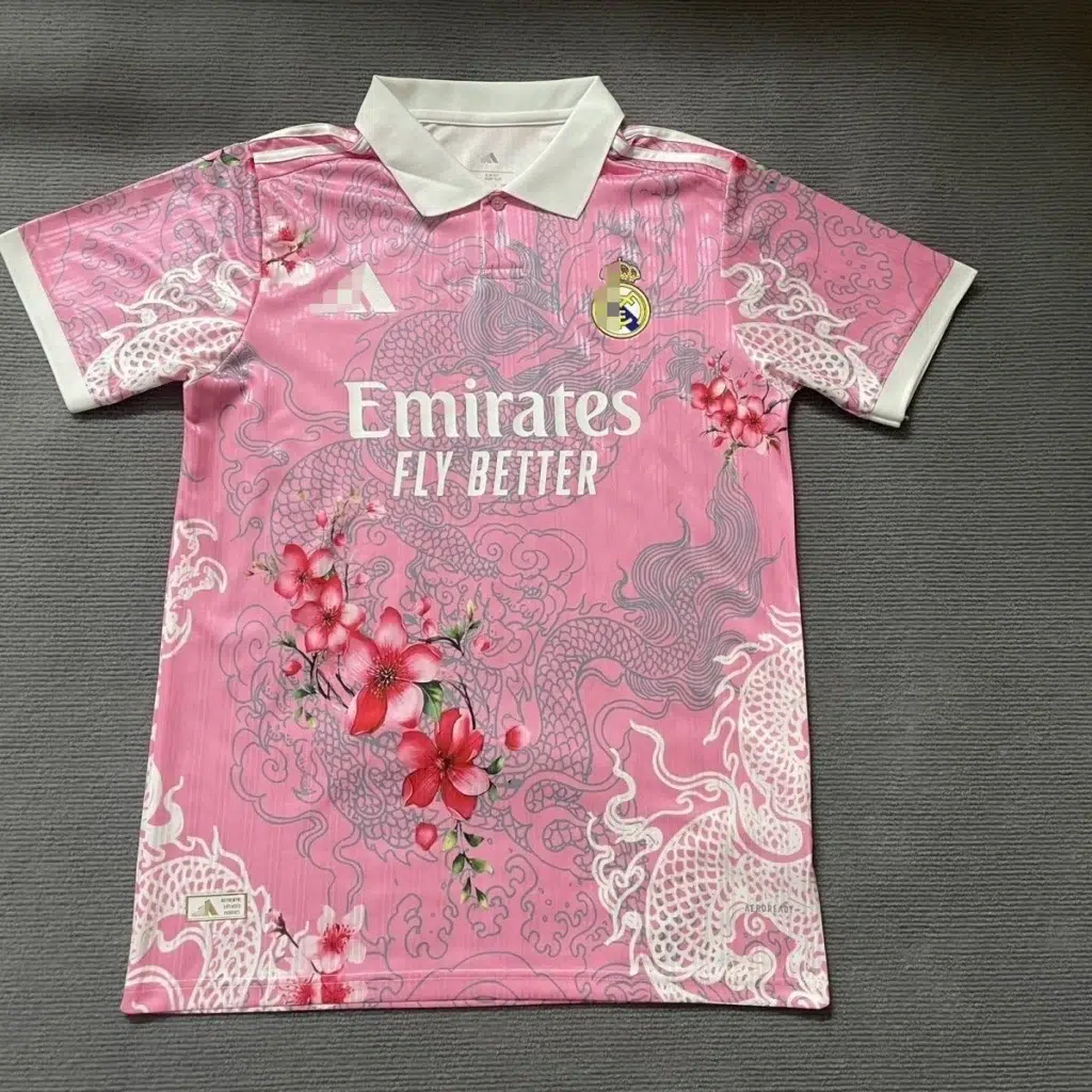 Camiseta Real Madrid Dragon 2025-2026 rosa edición especial versión fan