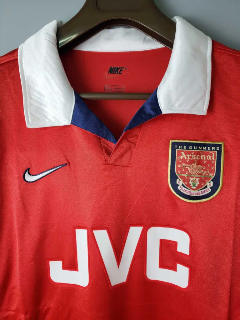 Camiseta Retro Arsenal 1998-1999 Bergkamp primera equipación - Imagen 3