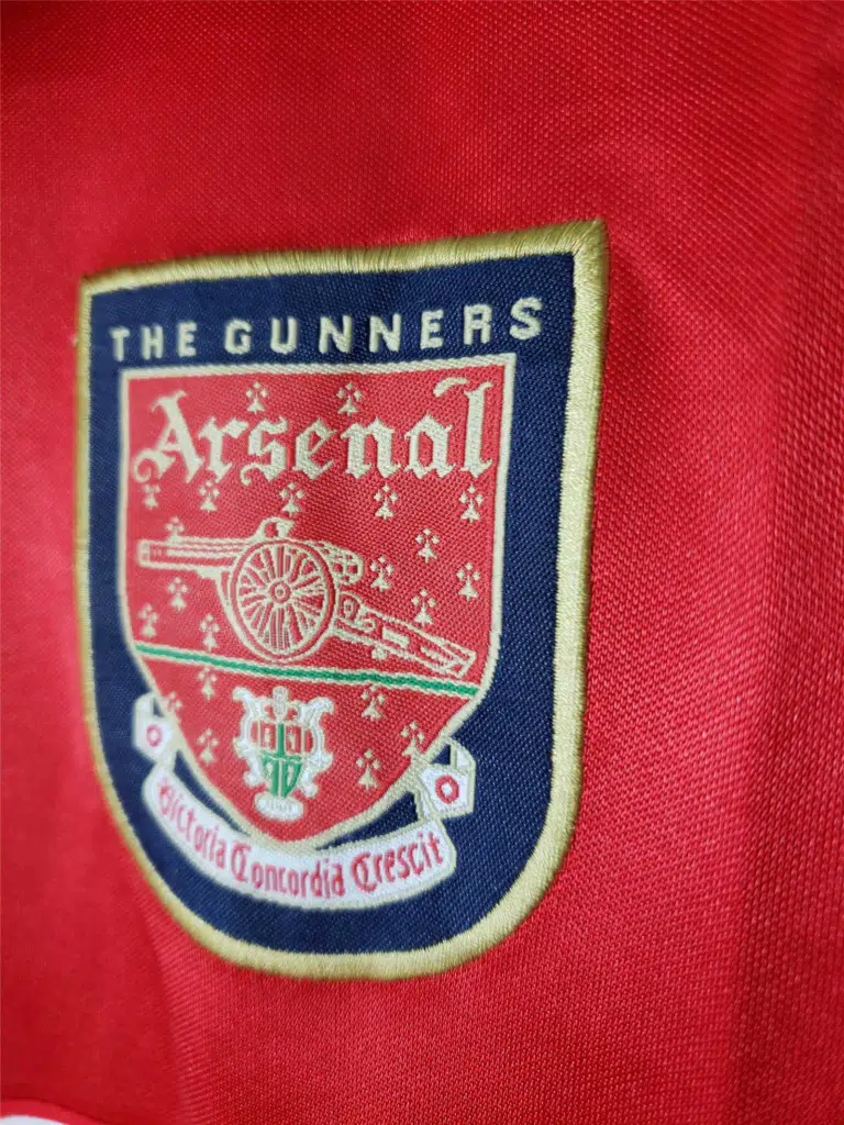 Camiseta Retro Arsenal 1998-1999 Bergkamp primera equipación - Imagen 4