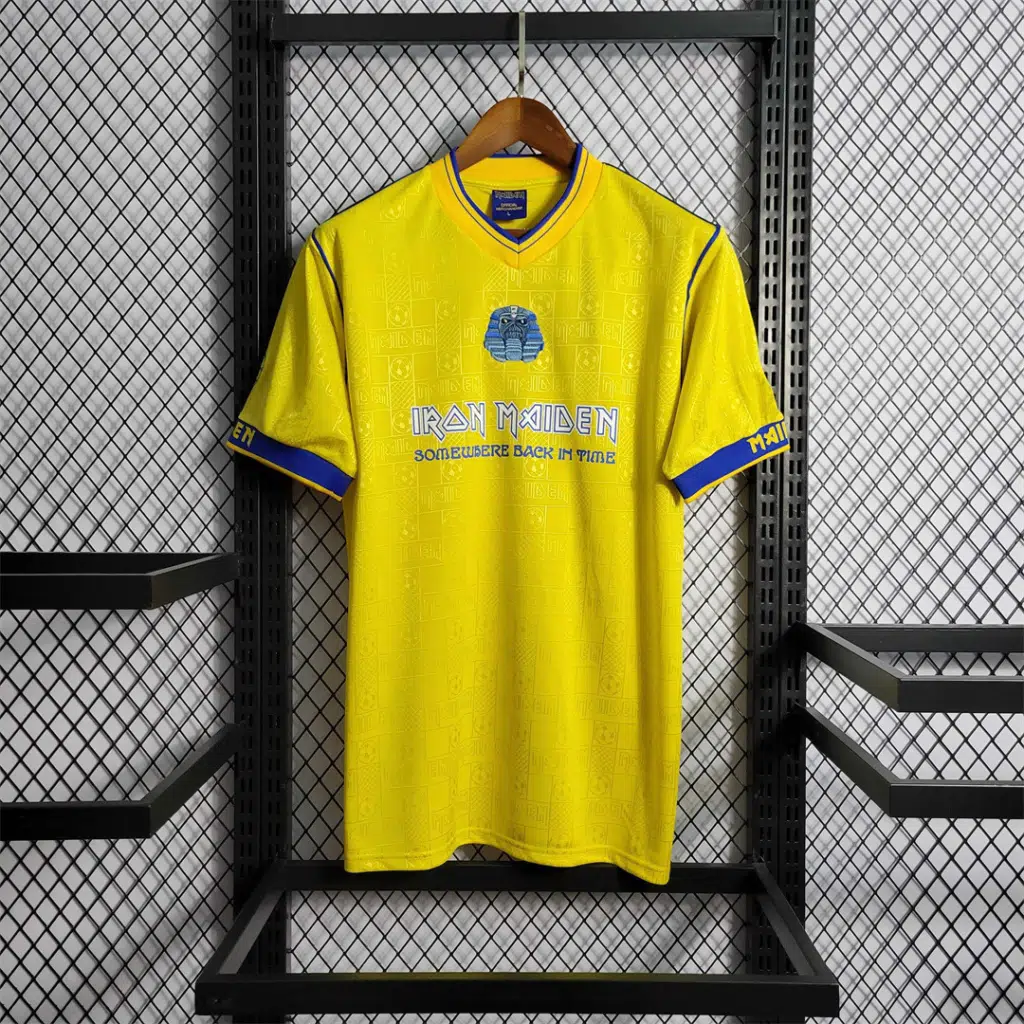 Camiseta Retro Iron Maiden x West Ham 2008 amarillo edición especial