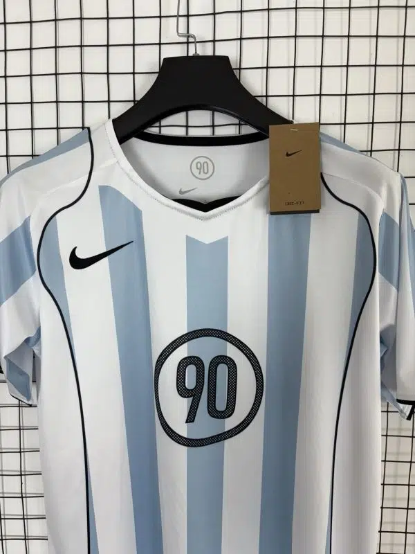 Camiseta Total 90 blanco/celeste 2025-2026 edición especial versión fan - Imagen 3