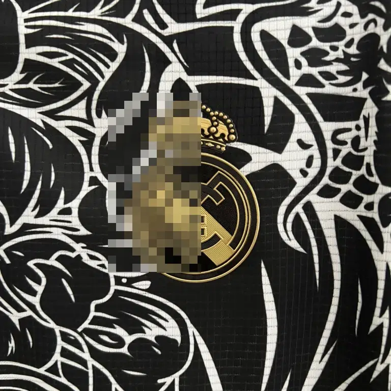 Camiseta dragon dorado Real Madrid 2023-2024 edición especial versión fan - Imagen 5