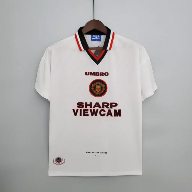 Imagen de Camiseta visitante de Manchester United 1996-97 de Umbro, preparada para partido