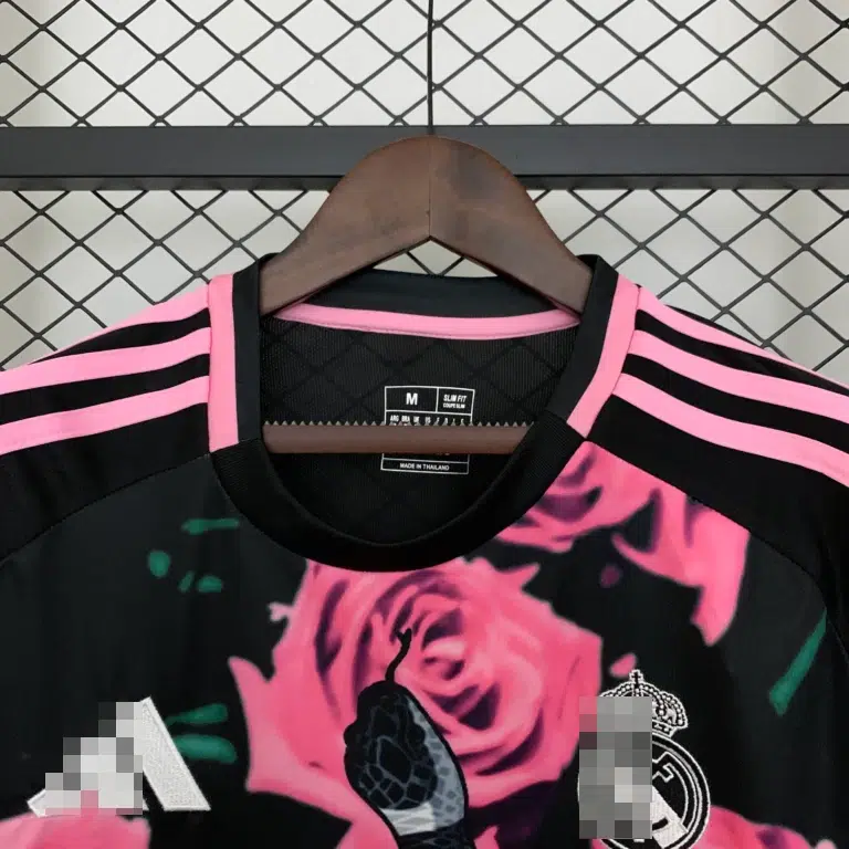 Camiseta serpiente rosa Real Madrid 2025-2026 edición especial versión fan - Imagen 3
