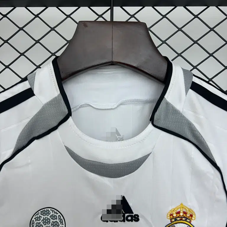 Conjunto retro niño Real Madrid 2006-2007 primera equipación - Imagen 4