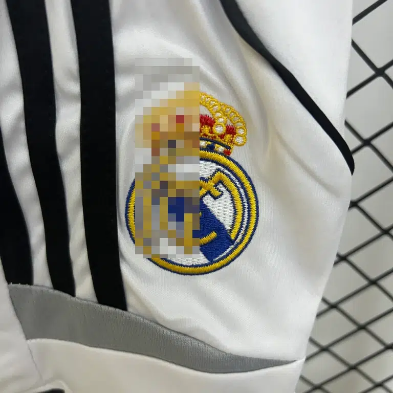 Conjunto retro niño Real Madrid 2006-2007 primera equipación - Imagen 6