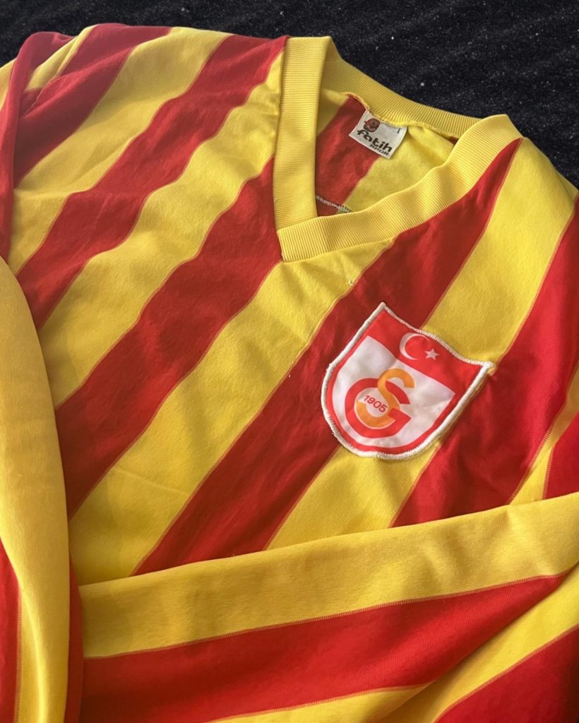 Galatasaray 85-86 Visitante 3