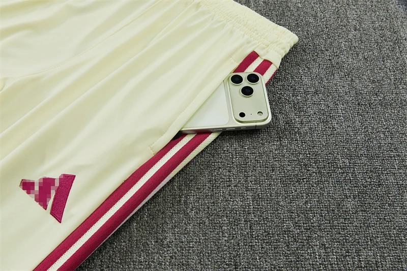 Conjunto Chandal niño/adulto Beige 2026-2027 Real Madrid Version Fan - Imagen 3