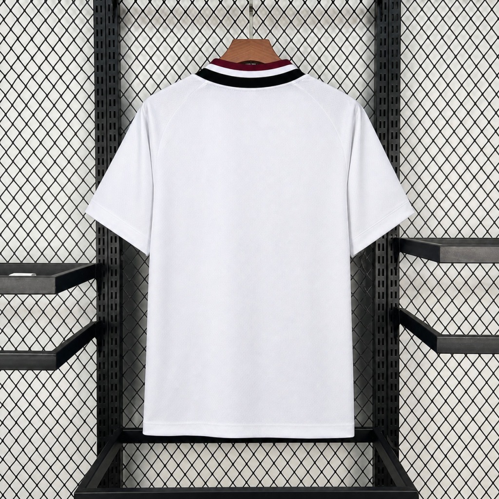 Camiseta Real Madrid 2026-2027 Blanco Edicion Retro versión jugador - Imagen 2