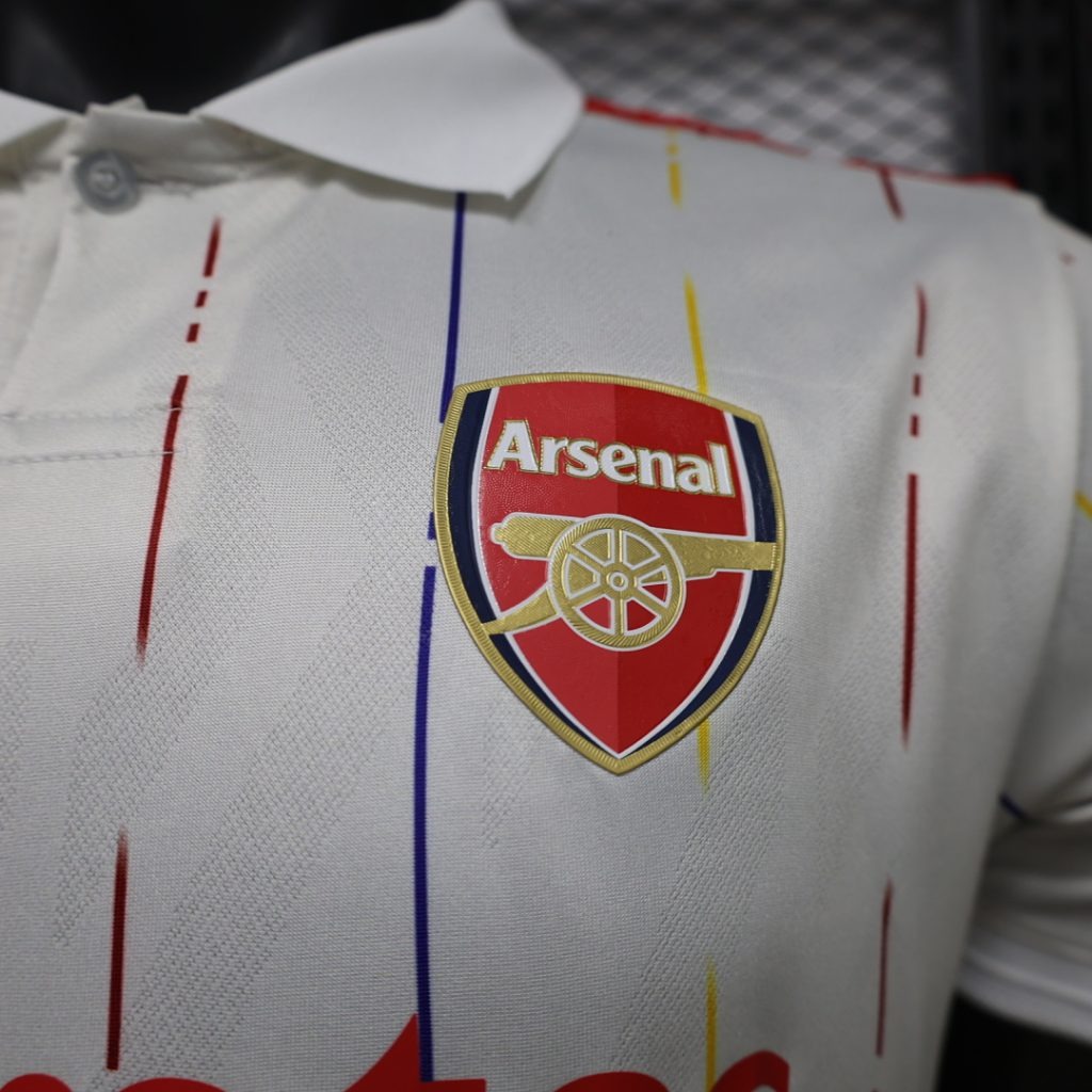 Camiseta Blanca Arsenal 2026-2027 Edicion Retro versión Jugador - Imagen 2