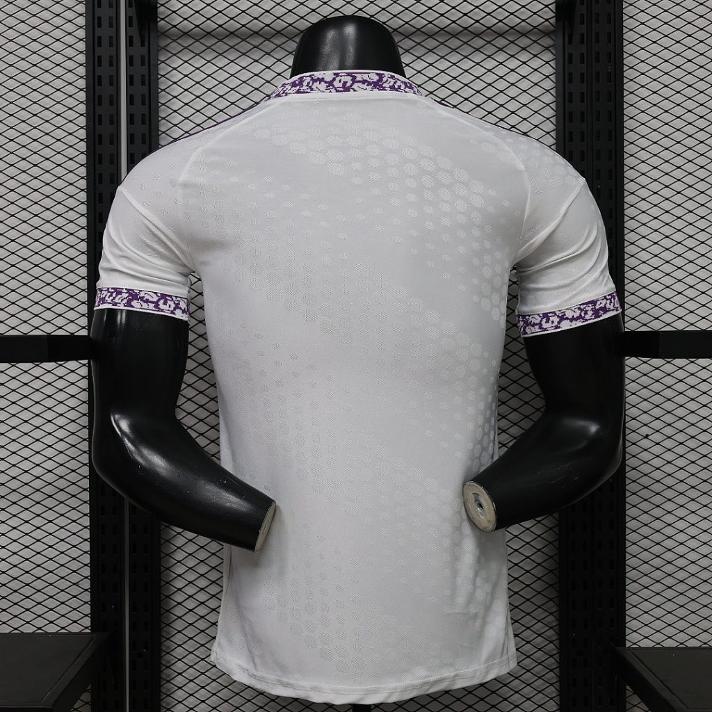 Camiseta Real Madrid 2026-2027 Blanco/Morado Edicion Especial Version Jugador - Imagen 2