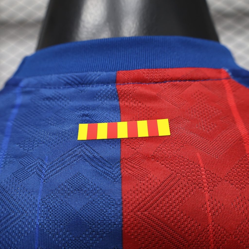 Camiseta Rojo/Azul FC Barcelona 2026-2027 Edicion Especial Version Jugador - Imagen 5