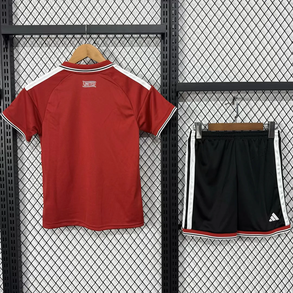 Conjunto niño Manchester United 2026-2027 Bruno primera equipacion - Imagen 2