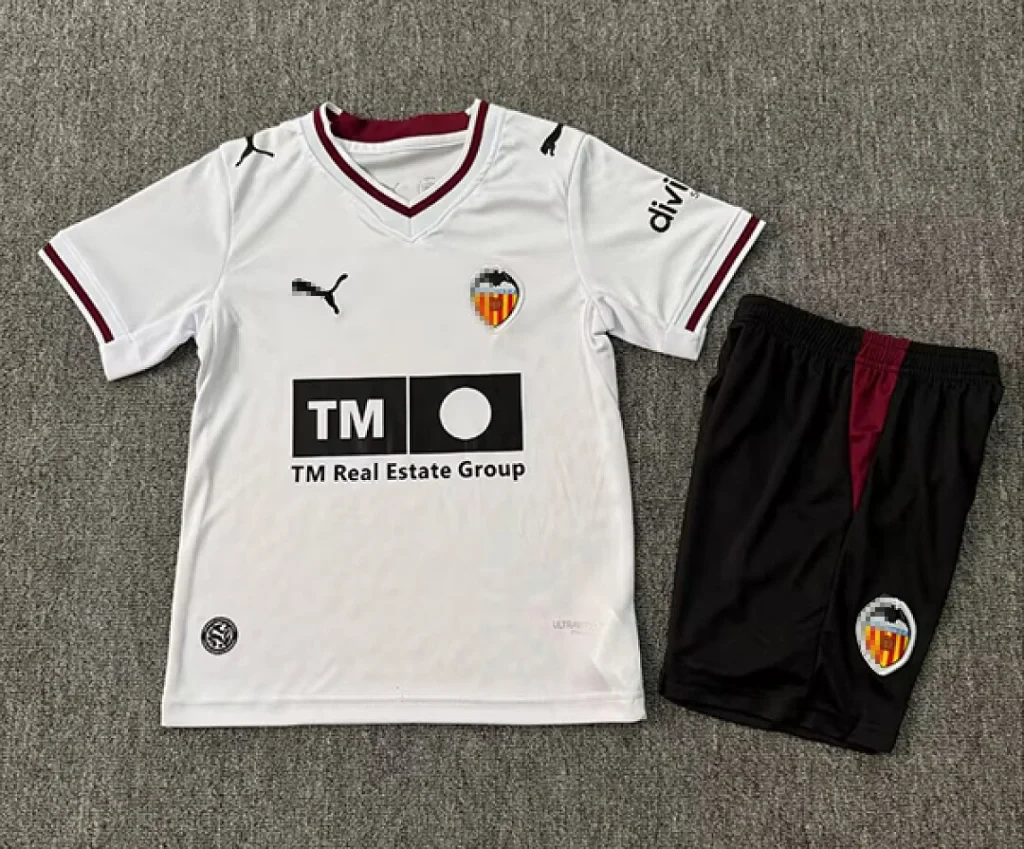 Conjunto Niño Valencia CF 2026-2027 JAVI GUERRA Primera equipacion