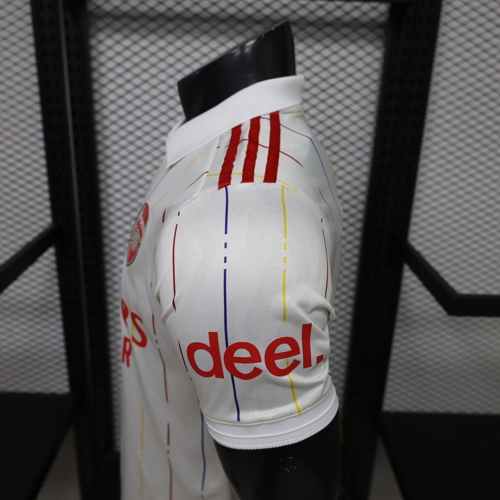 Camiseta Blanca Arsenal 2026-2027 Edicion Retro versión Jugador - Imagen 5