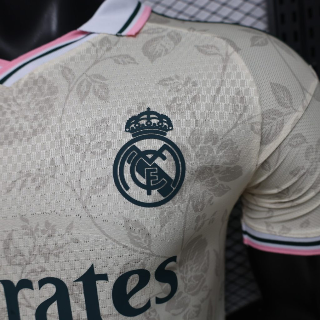 Camiseta Real Madrid 2026-2027 Crema Edicion Especial Version Jugador - Imagen 4