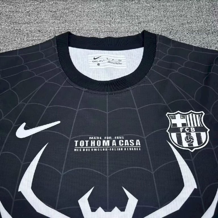 Camiseta FC Barcelona X Spiderman 2026-2027 negra edición especial versión fan - Imagen 3