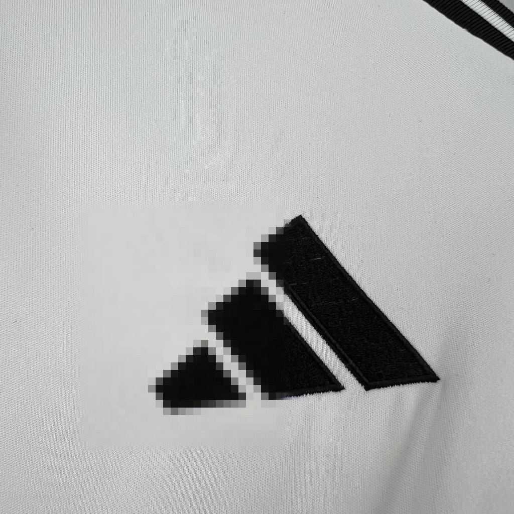 Camiseta Real Madrid X Chanel 2026-2027 edición especial versión fan - Imagen 4