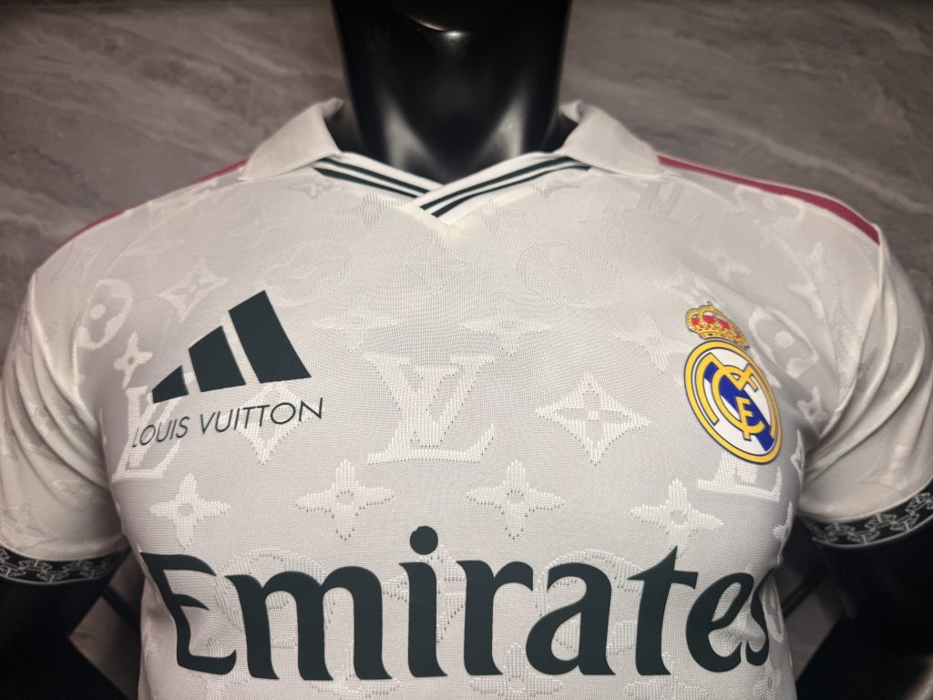 Camiseta Real Madrid X Louis Vuitton 2026-2027 edición especial versión jugador - Imagen 3