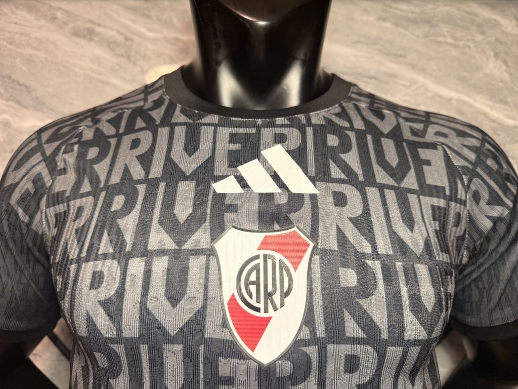 Camiseta River Plate 2026-2027 negra edición especial versión jugador - Imagen 3
