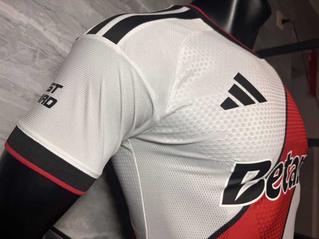 Camiseta River Plate Blanca 2026-2027 primera equipacion versión jugador - Imagen 5