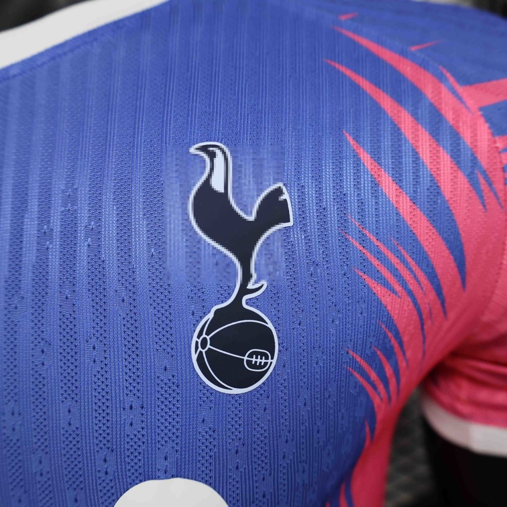 Camiseta Tottenham Azul y Rosa 2026-2027 Edición Especial Versión Jugador - Imagen 3