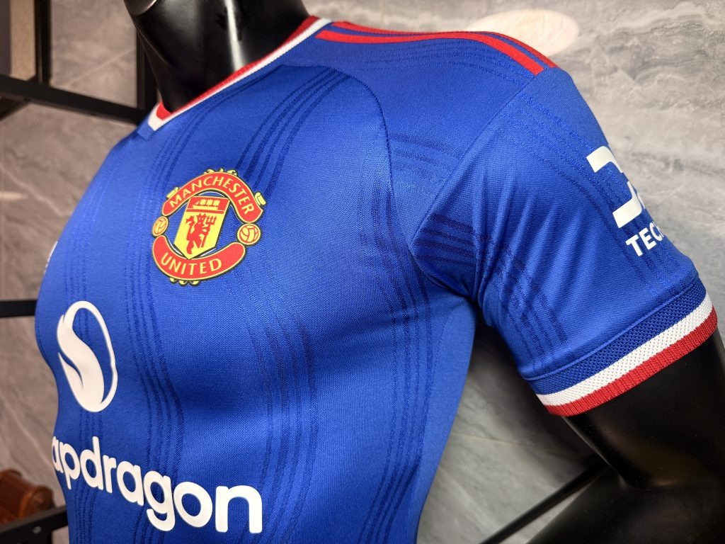 Camiseta azul Manchester United 2026-2027 segunda equipacion versión jugador - Imagen 4
