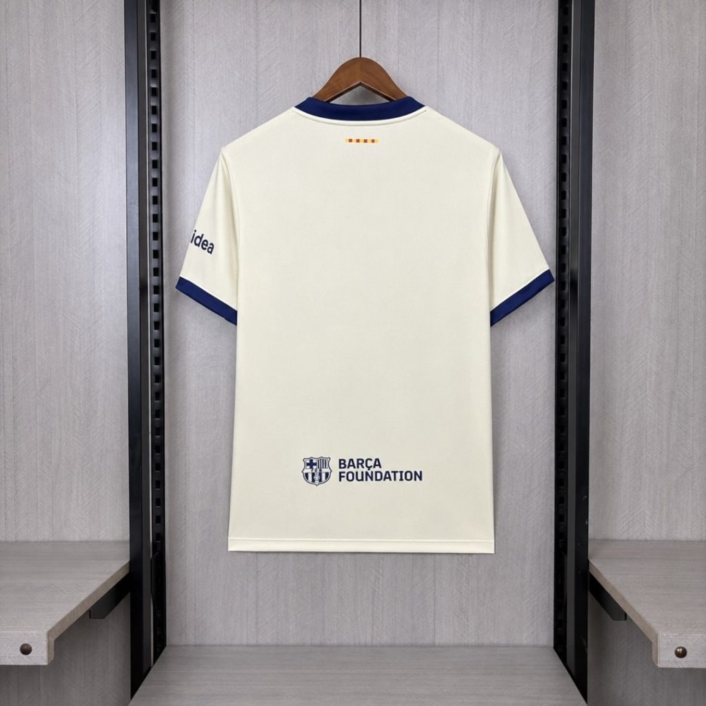 Camiseta cuarta equipacion FC Barcelona 2026-2027 beige versión fan - Imagen 2