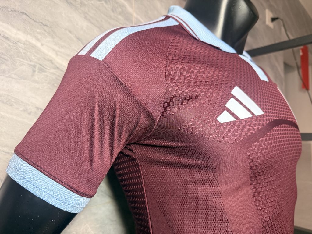 Camiseta granate Aston villa 2026-2027 primera equipacion version jugador - Imagen 5