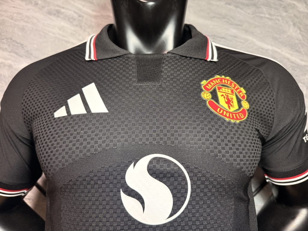 Camiseta negra Manchester United 2026-2027 edición especial versión jugador - Imagen 3