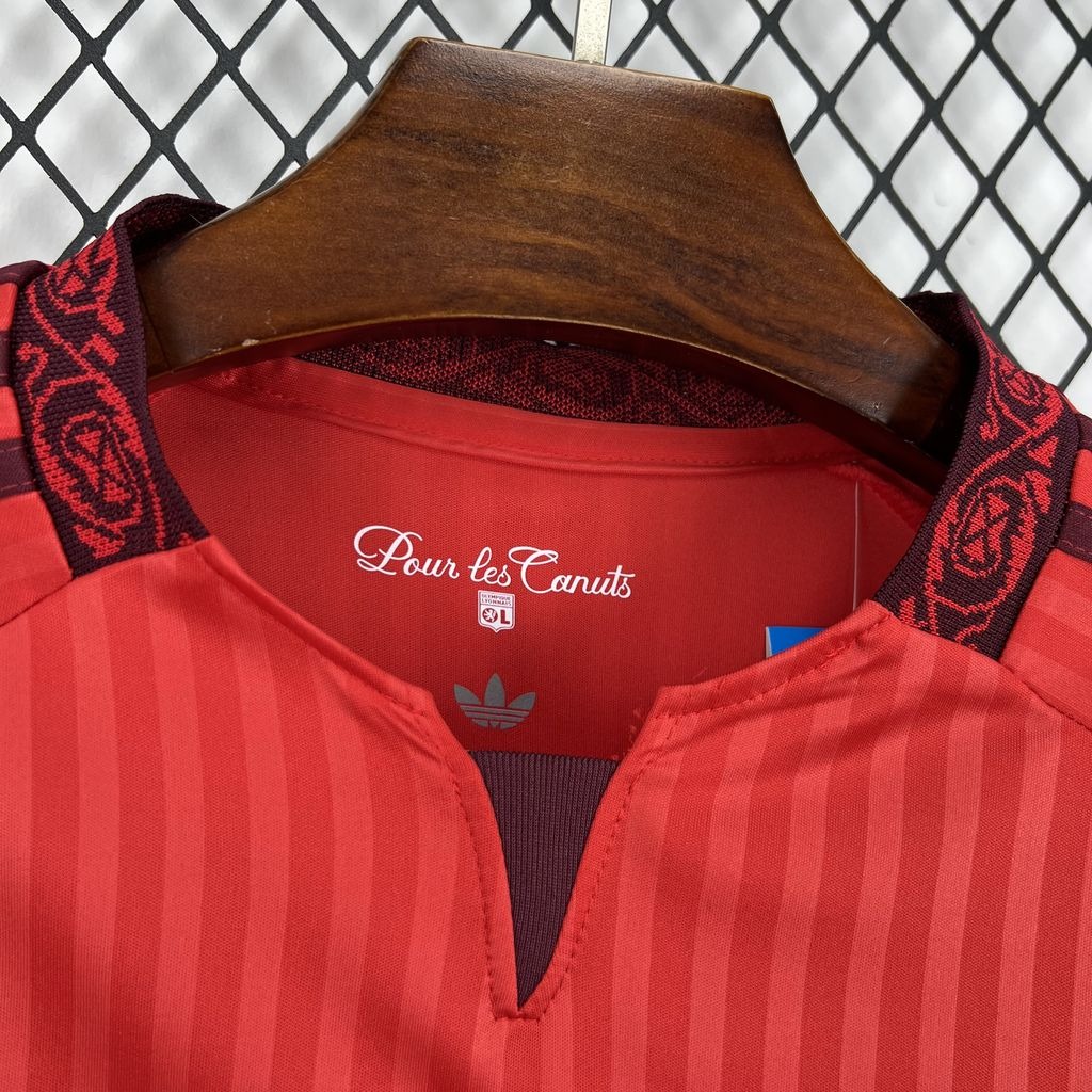 Camiseta segunda equipacion Olympique Lyon 2026-2027 roja versión fan - Imagen 3