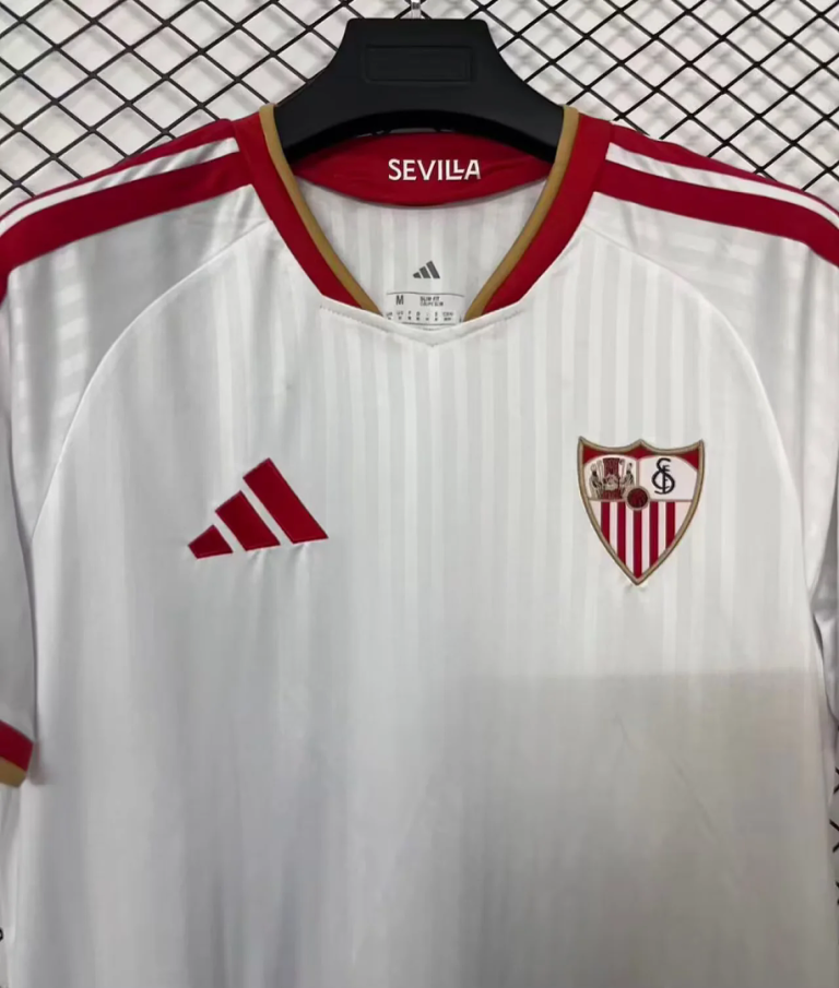 Nueva camiseta Sevilla blanca 2026-2027 primera equipacion versión fan - Imagen 3