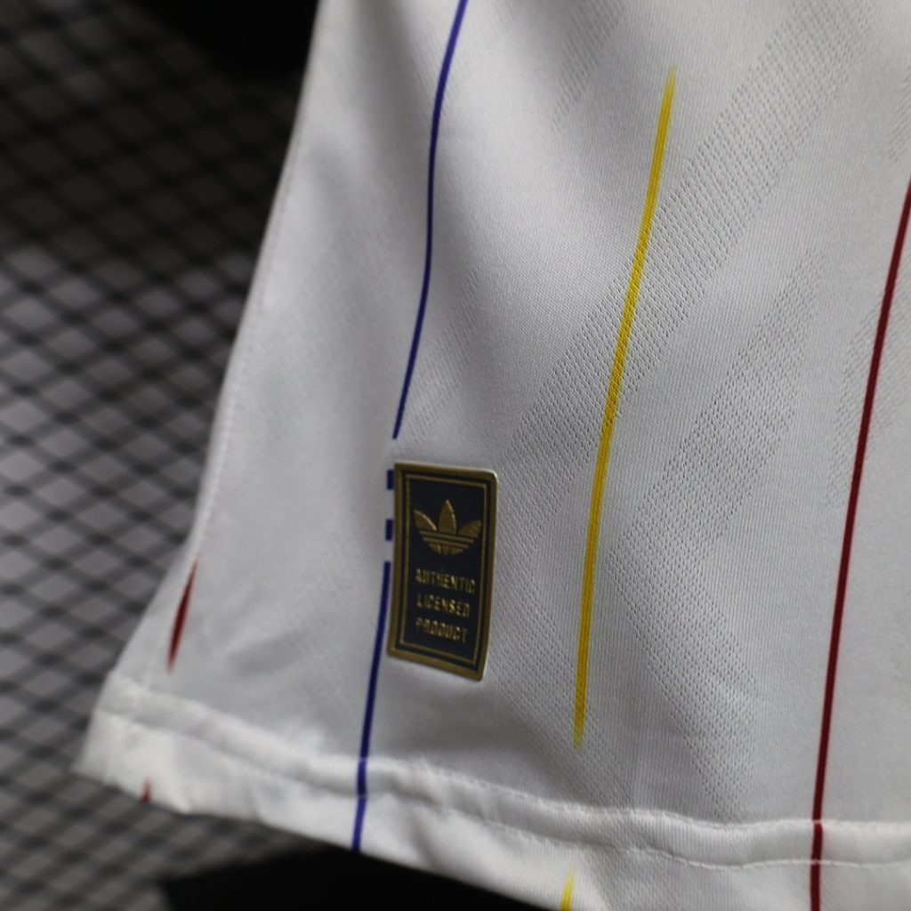 Camiseta Blanca Arsenal 2026-2027 Edicion Retro versión Jugador - Imagen 3