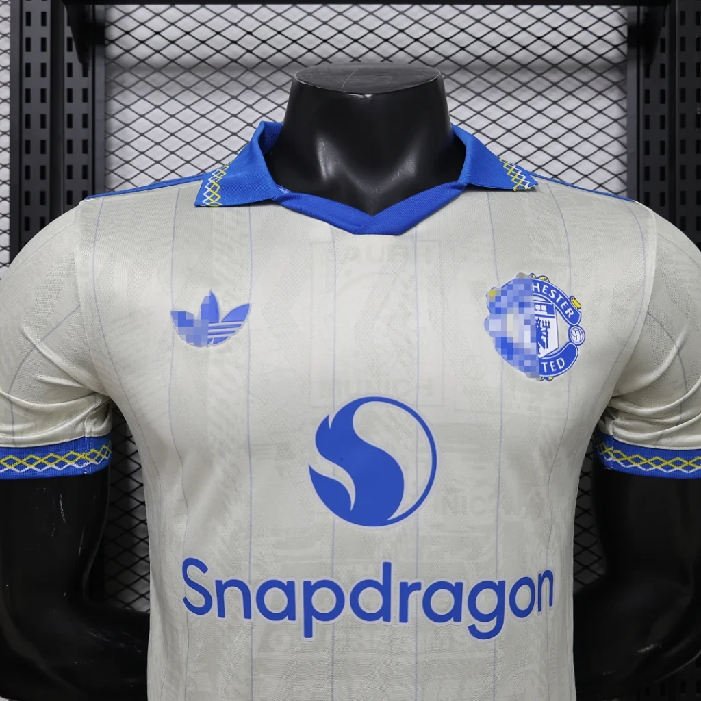 Camiseta Retro Manchester United 2026-2027 beige Edicion Especial versión jugador - Imagen 3