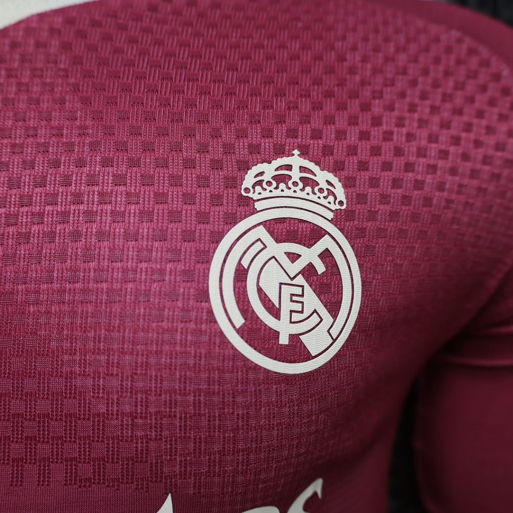 Camiseta Real Madrid rosa 2026-2027 Manga Larga Tercera Equipacion versión jugador - Imagen 3