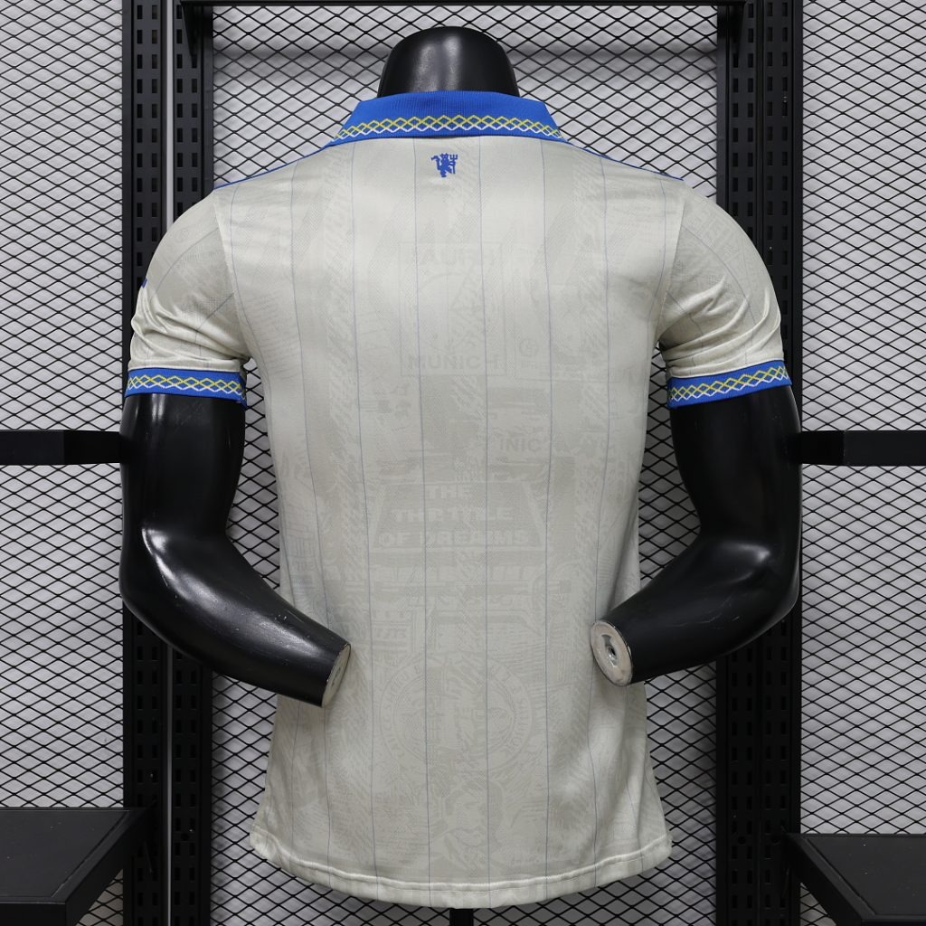Camiseta Retro Manchester United 2026-2027 beige Edicion Especial versión jugador - Imagen 2