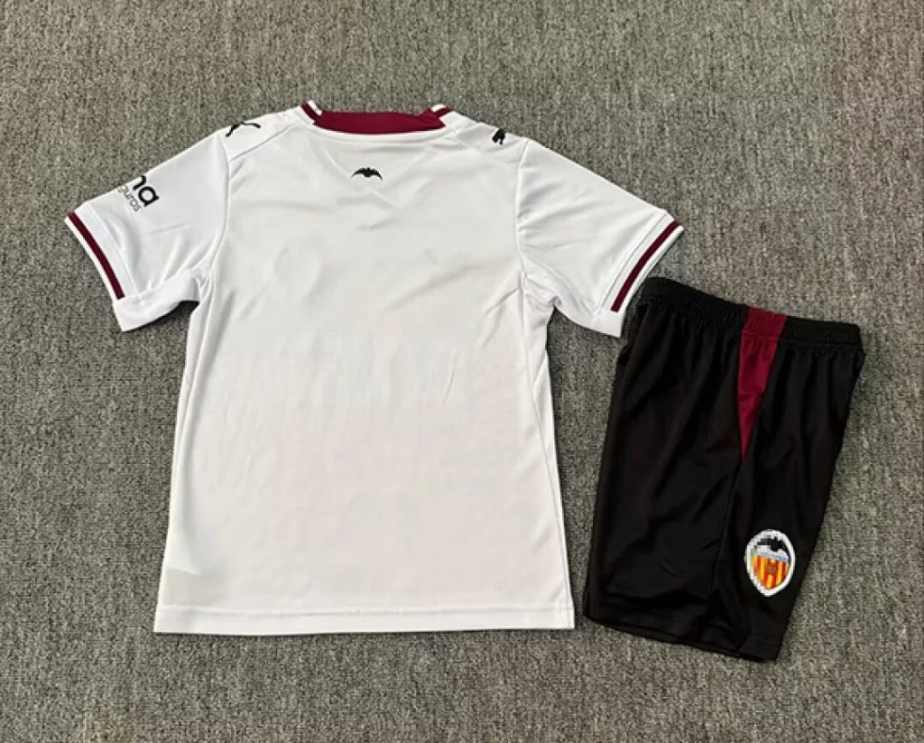 Conjunto Niño Valencia CF 2026-2027 JAVI GUERRA Primera equipacion - Imagen 2