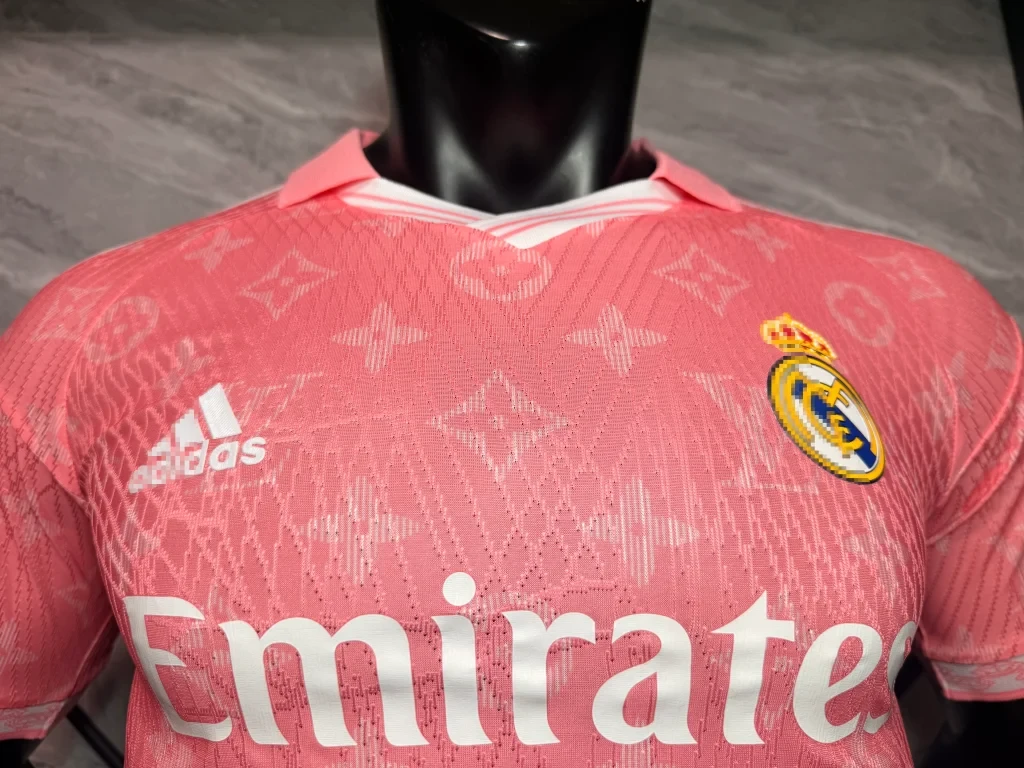 Camiseta LV Floral Rosa Real Madrid 2026-2027 Edición Especial versión jugador - Imagen 4