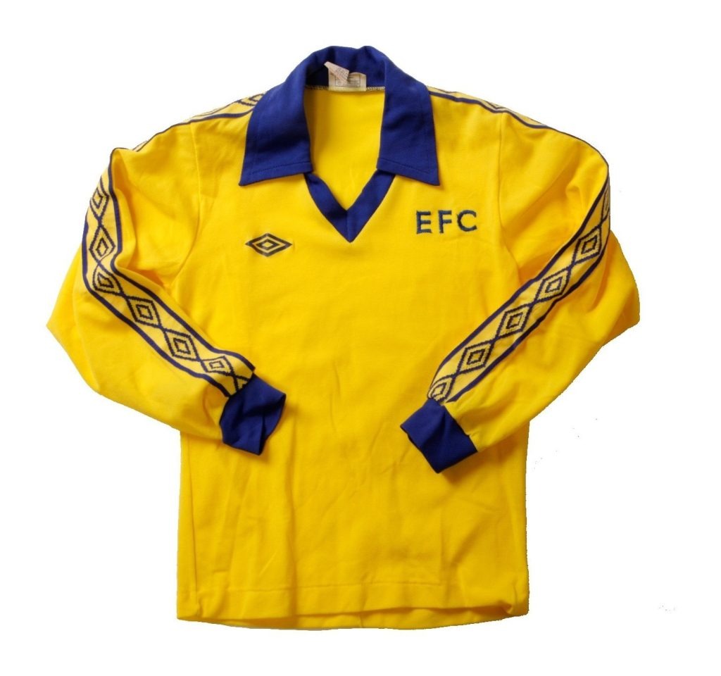 Segunda equipación de Everton 76-77
