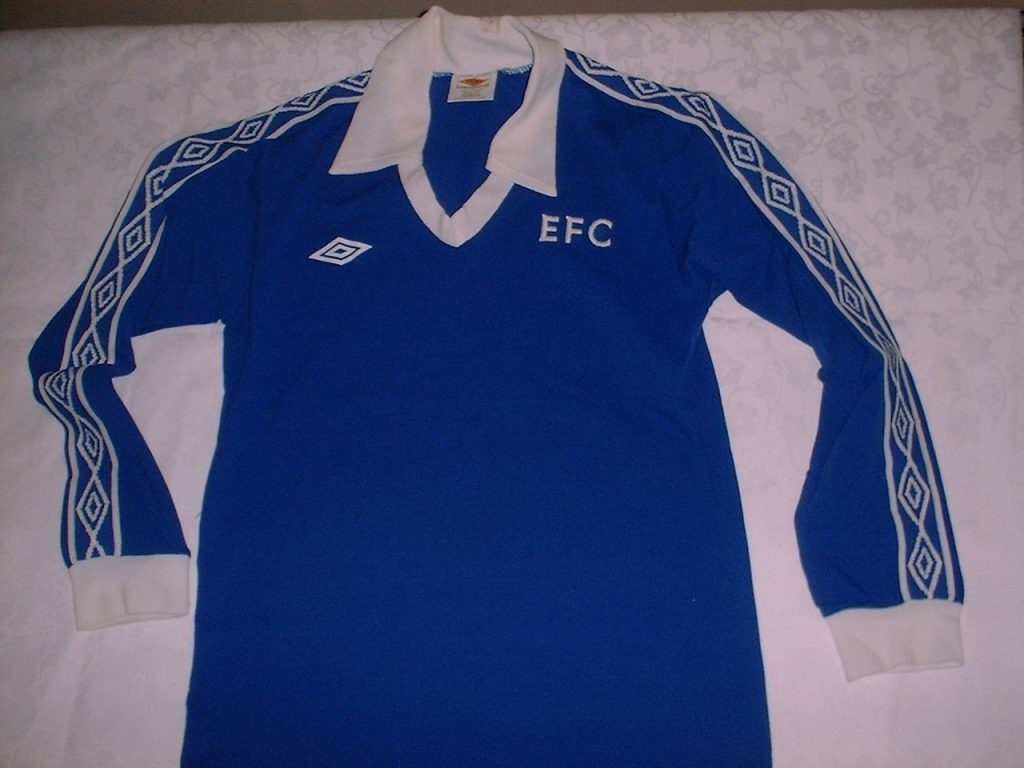 Primera equipación de Everton 76-77