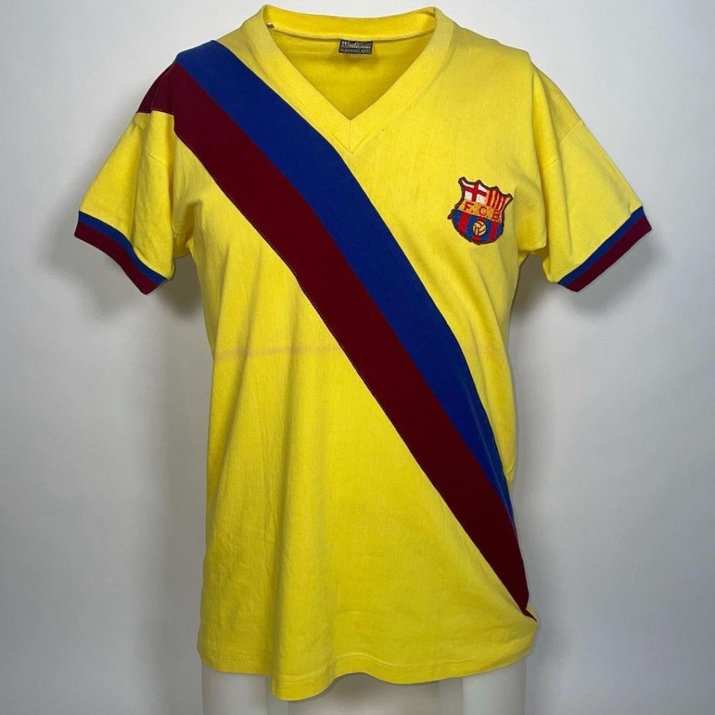 Equipación Visitante de Barcelona 76-77