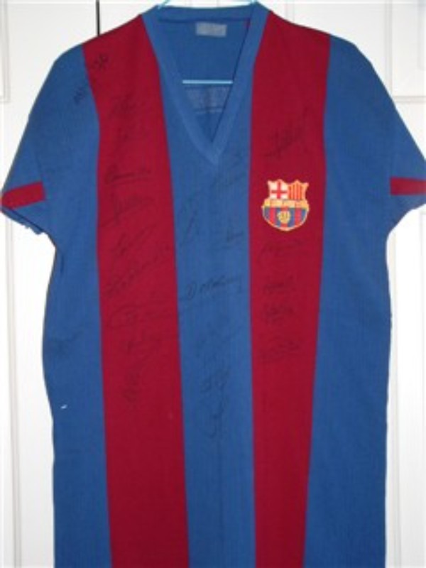 Equipación Local de Barcelona 76-77