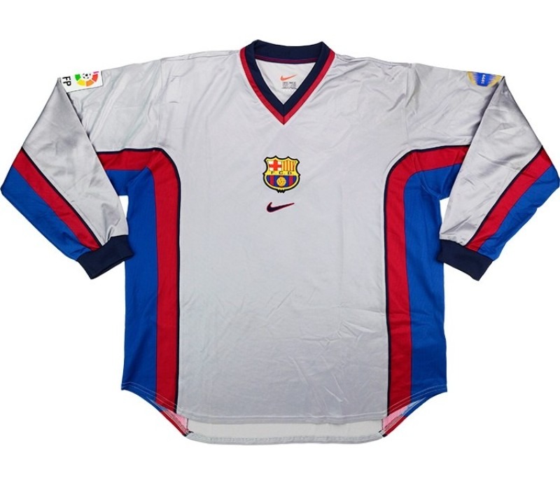 FC Barcelona 99-00 Visitante 3