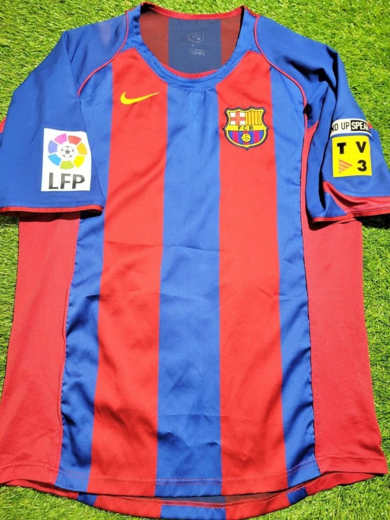 Primera equipación de Barcelona 04-05
