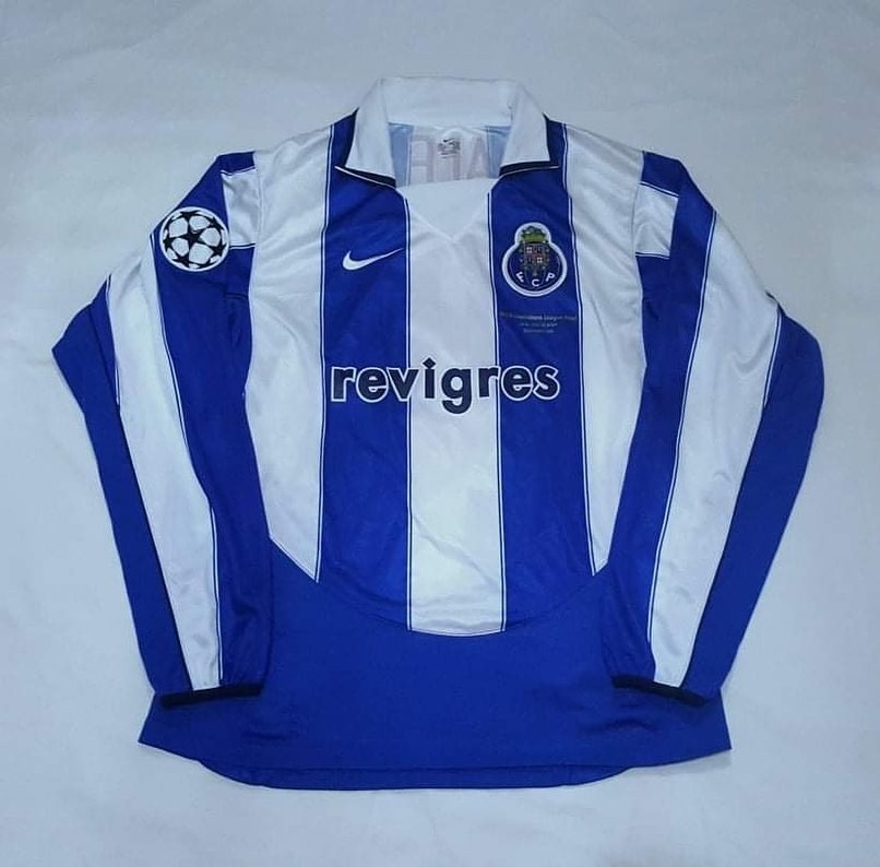 Equipación especial de Oporto 03-04