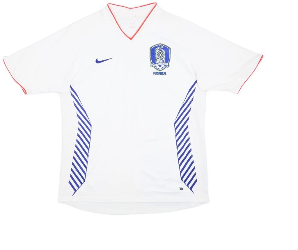 Segunda equipación de Rep. Corea 2006